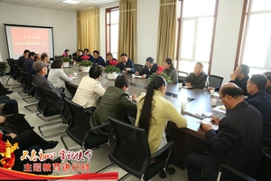 10月17日，临泽县委书记张学勇及相关领导到银先沙河绿岛小区调研