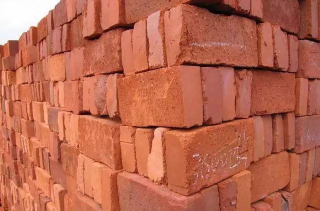 建筑砌墙时,常用砖的种类